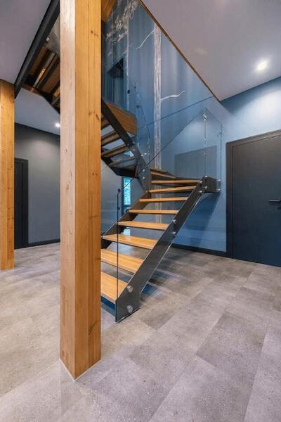 Лестница на двойном косоуре