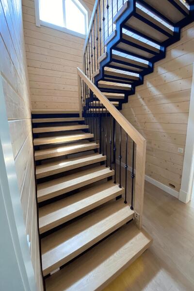 Лестница на двойном косоуре