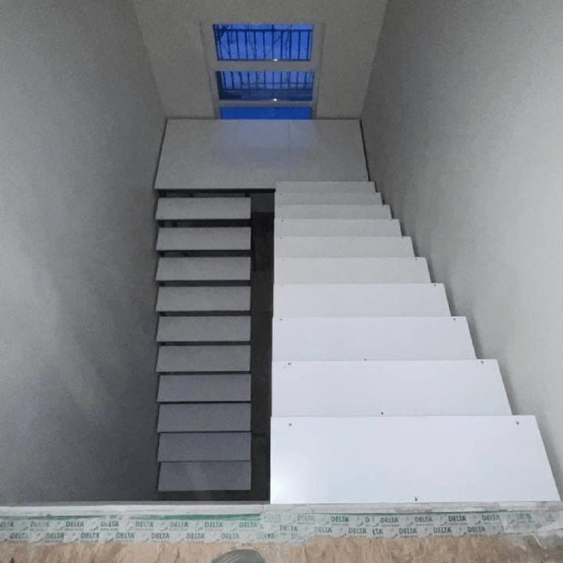 Двухмаршевый П образный металлокаркас лестницы с площадкой