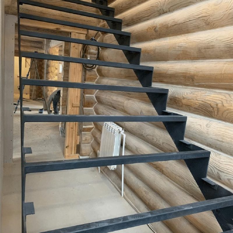 Каркас лестницы на тетивах