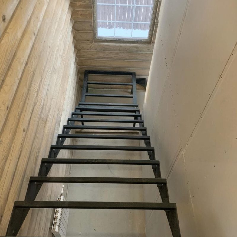 Каркас лестницы на тетивах