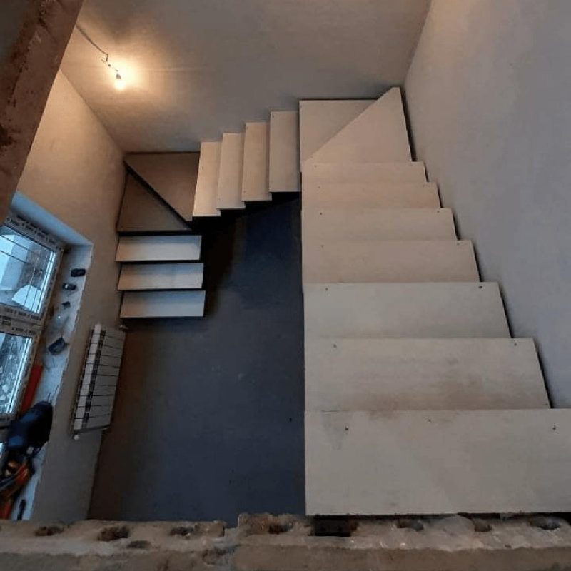 Трехмаршевый каркас железной лестницы на 180 градусов с забежными