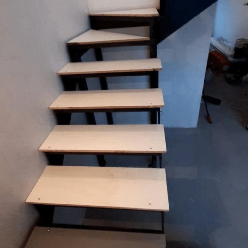 Трехмаршевый каркас железной лестницы на 180 градусов с забежными