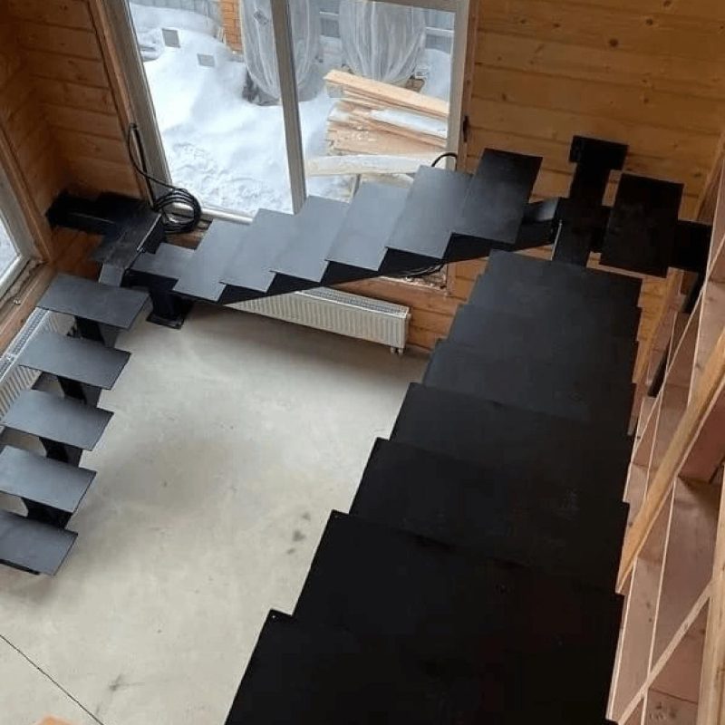 Трехмаршевый монокосоур из листа металла с двумя площадками