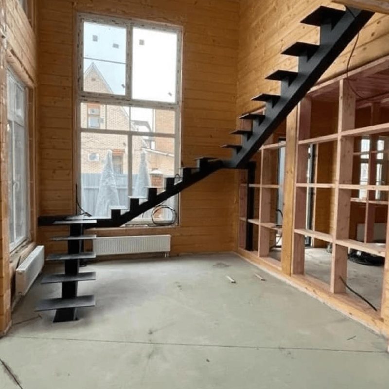 Трехмаршевый монокосоур из листа металла с двумя площадками